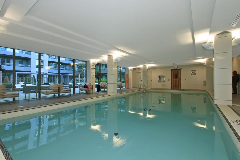 Napa Furnished Suites At Cn Tower & Maple Leaf Square Торонто Экстерьер фото