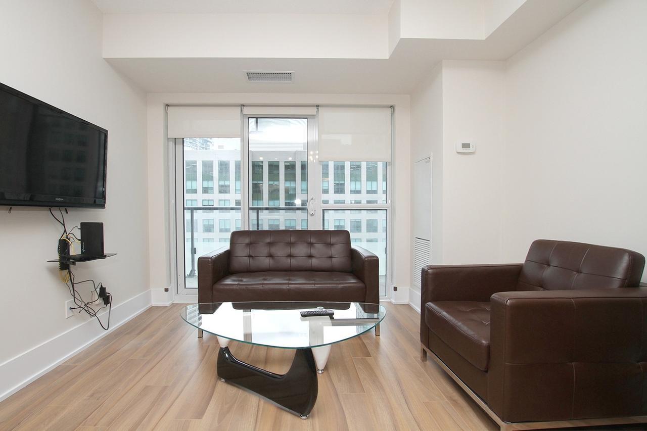 Napa Furnished Suites At Cn Tower & Maple Leaf Square Торонто Экстерьер фото