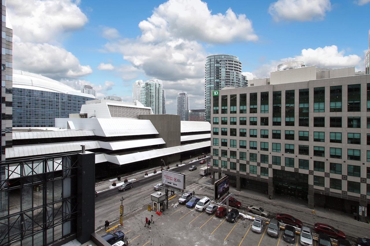 Napa Furnished Suites At Cn Tower & Maple Leaf Square Торонто Экстерьер фото