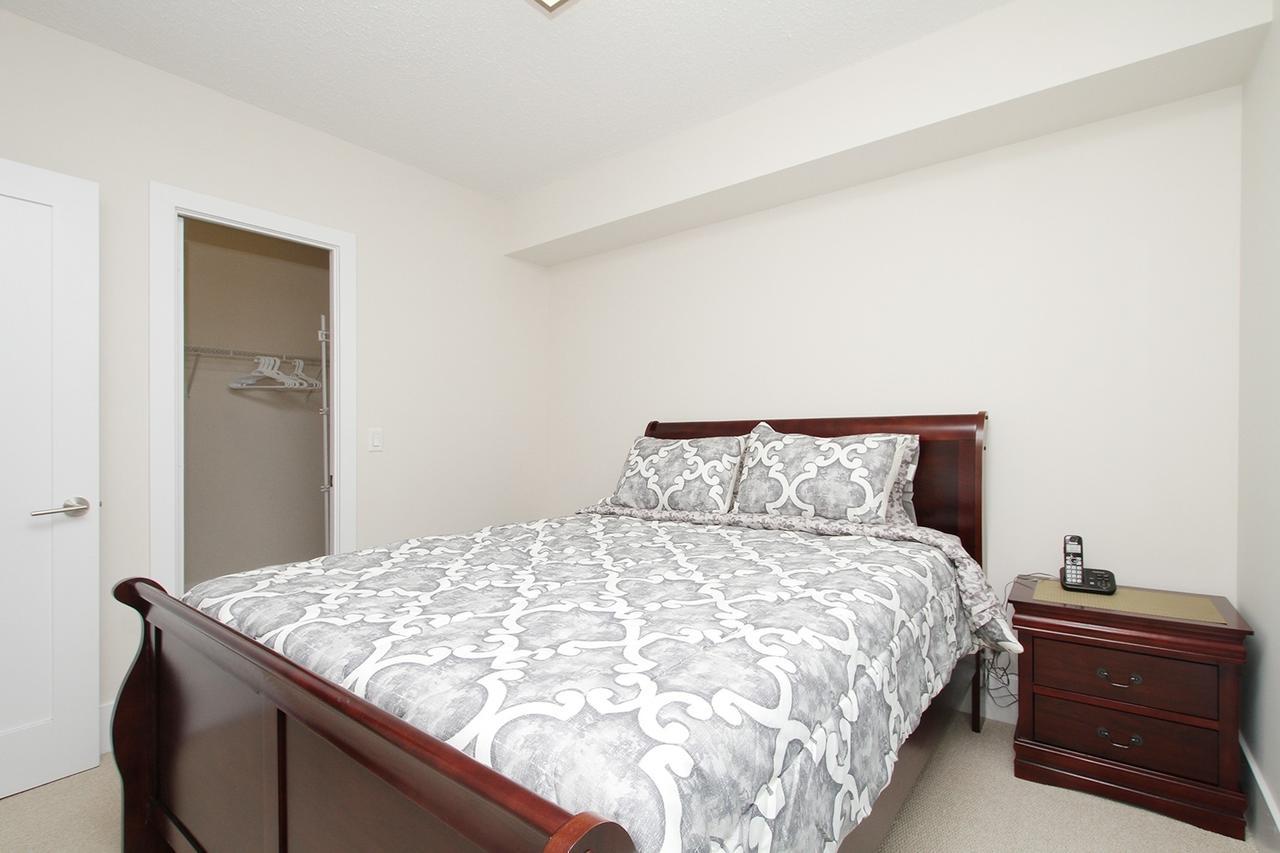 Napa Furnished Suites At Cn Tower & Maple Leaf Square Торонто Экстерьер фото