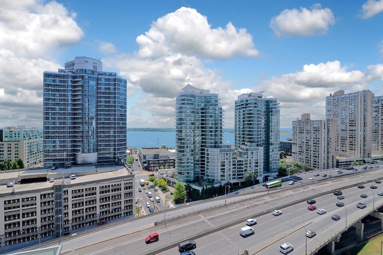 Napa Furnished Suites At Cn Tower & Maple Leaf Square Торонто Экстерьер фото