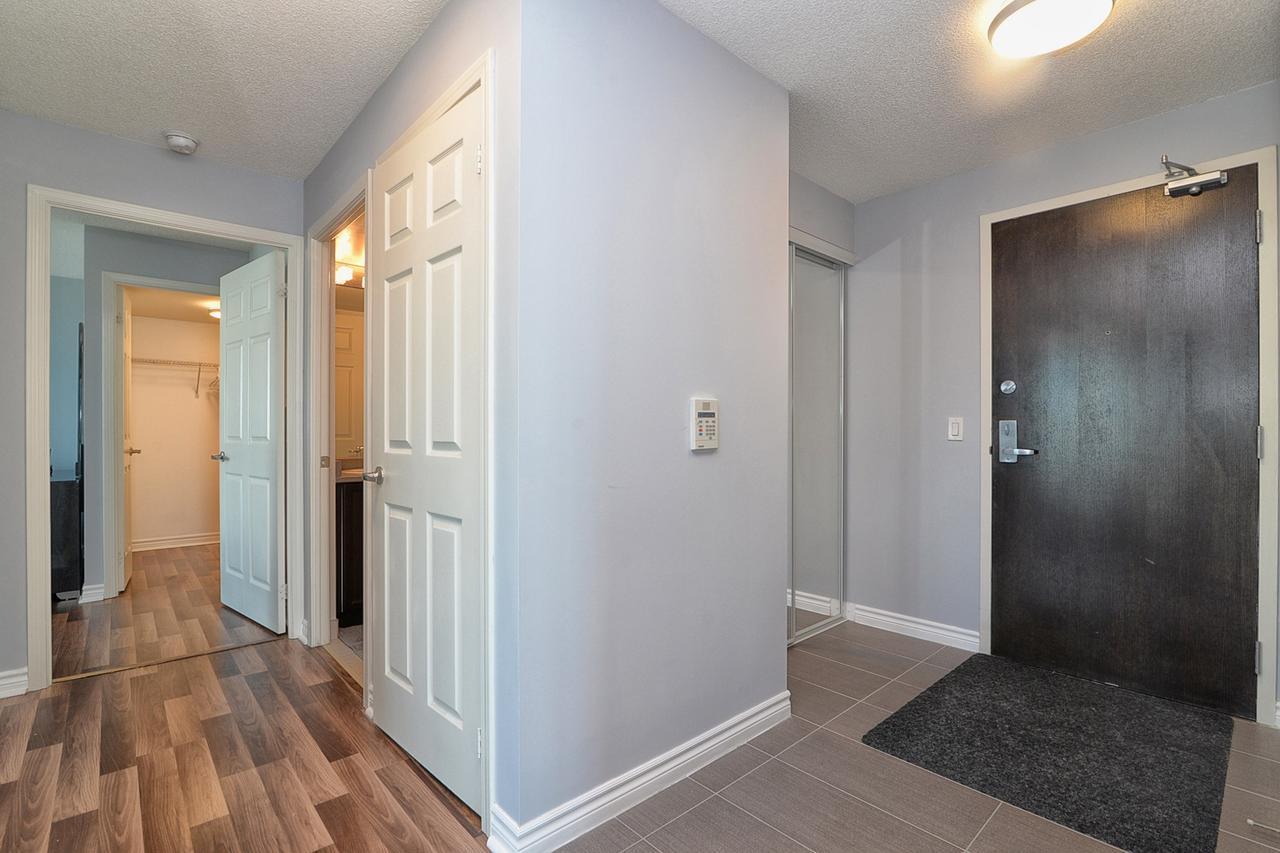 Napa Furnished Suites At Cn Tower & Maple Leaf Square Торонто Экстерьер фото