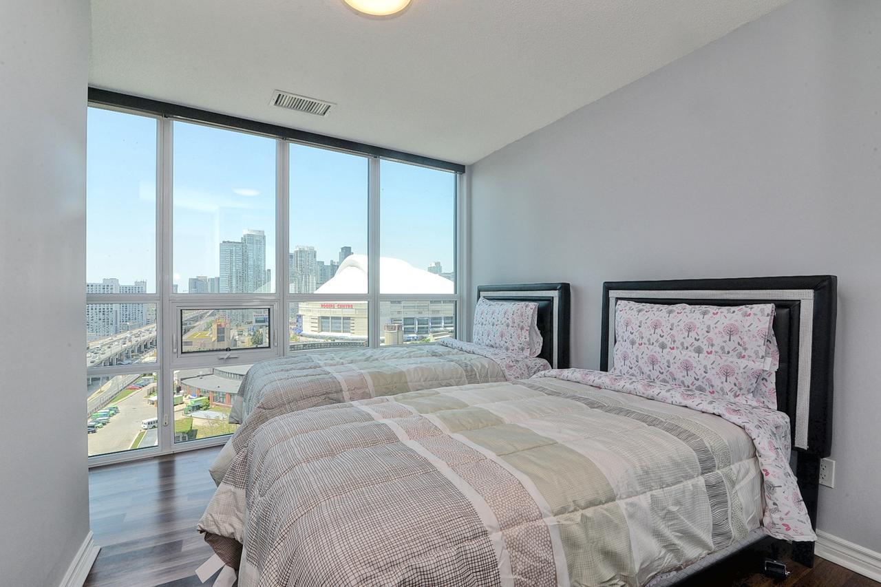 Napa Furnished Suites At Cn Tower & Maple Leaf Square Торонто Экстерьер фото