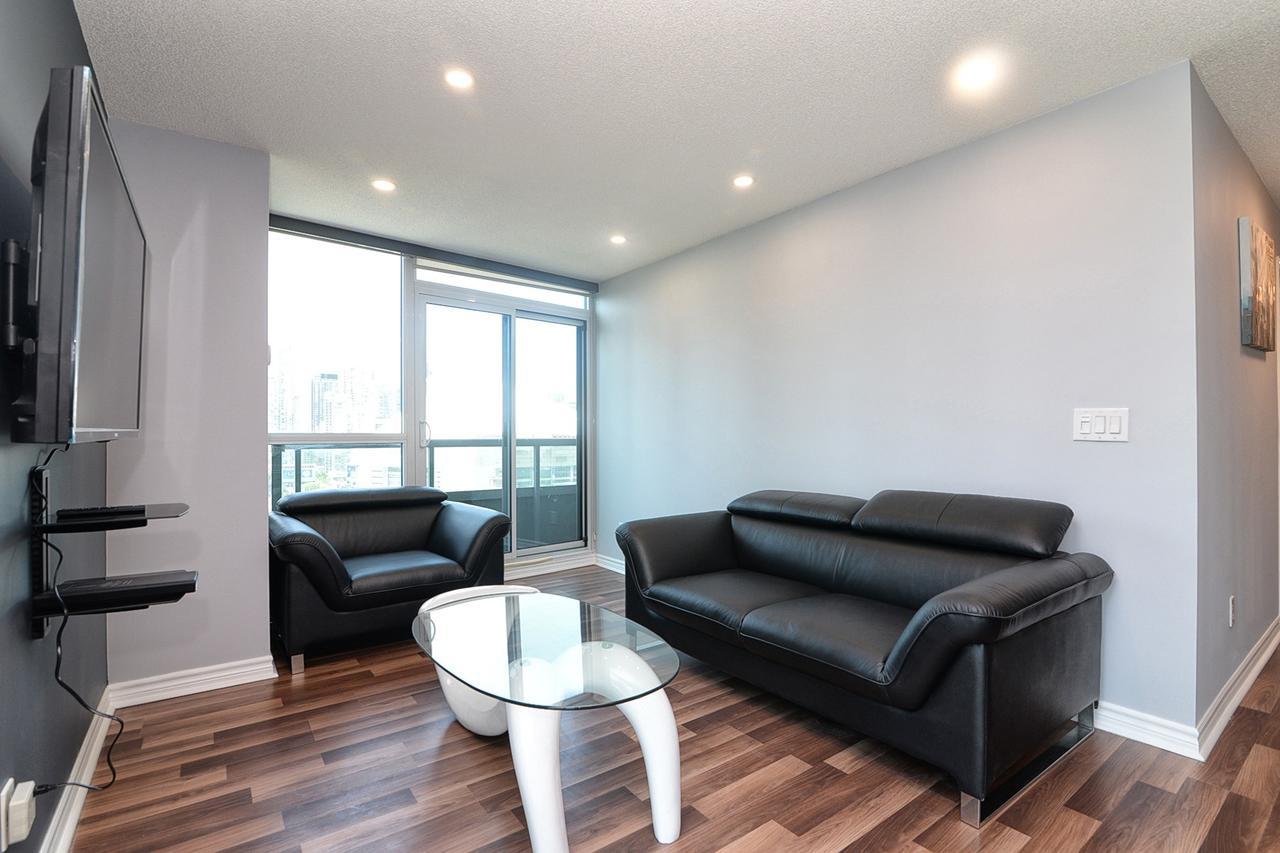 Napa Furnished Suites At Cn Tower & Maple Leaf Square Торонто Экстерьер фото