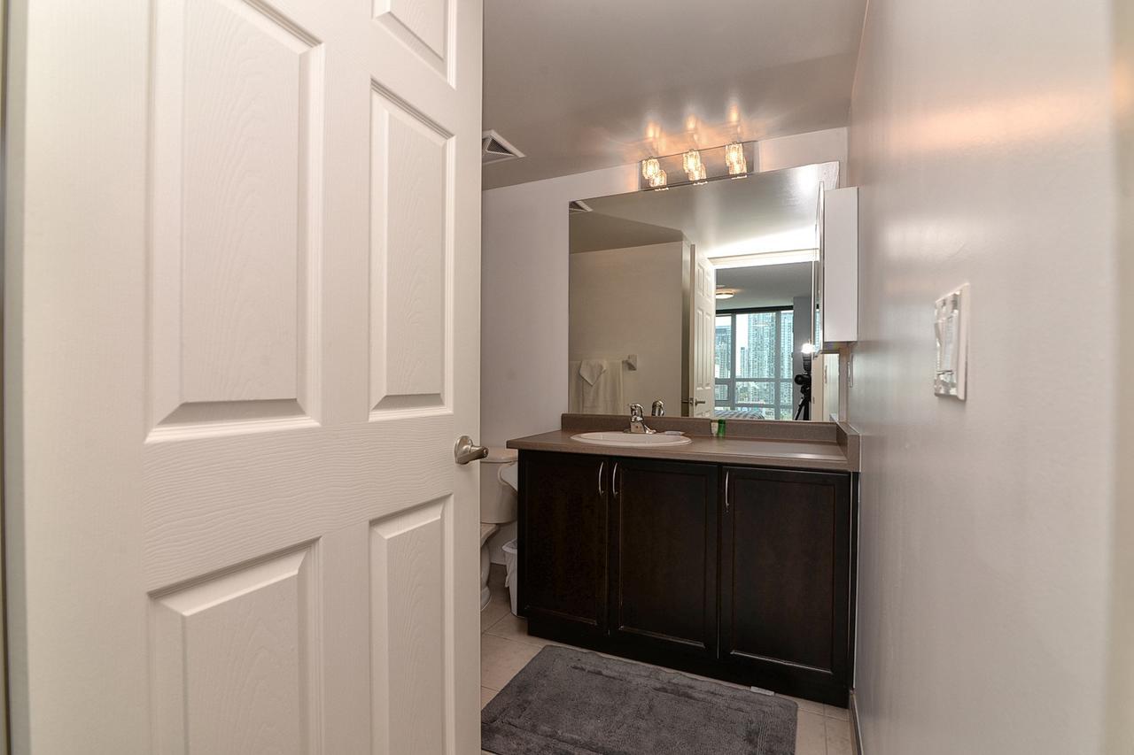 Napa Furnished Suites At Cn Tower & Maple Leaf Square Торонто Экстерьер фото