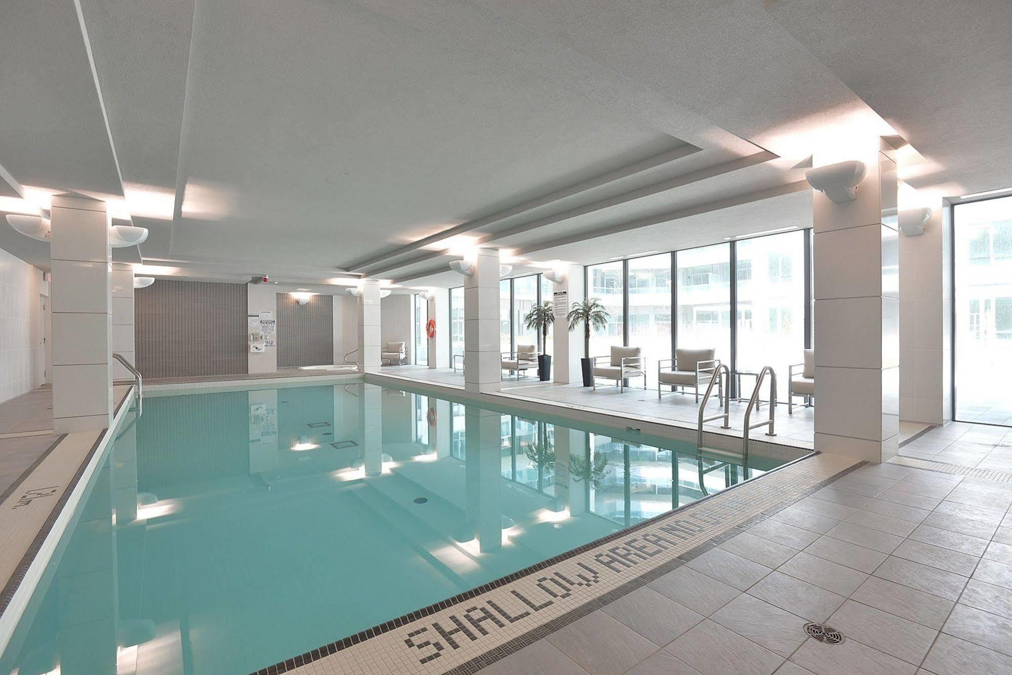 Napa Furnished Suites At Cn Tower & Maple Leaf Square Торонто Экстерьер фото