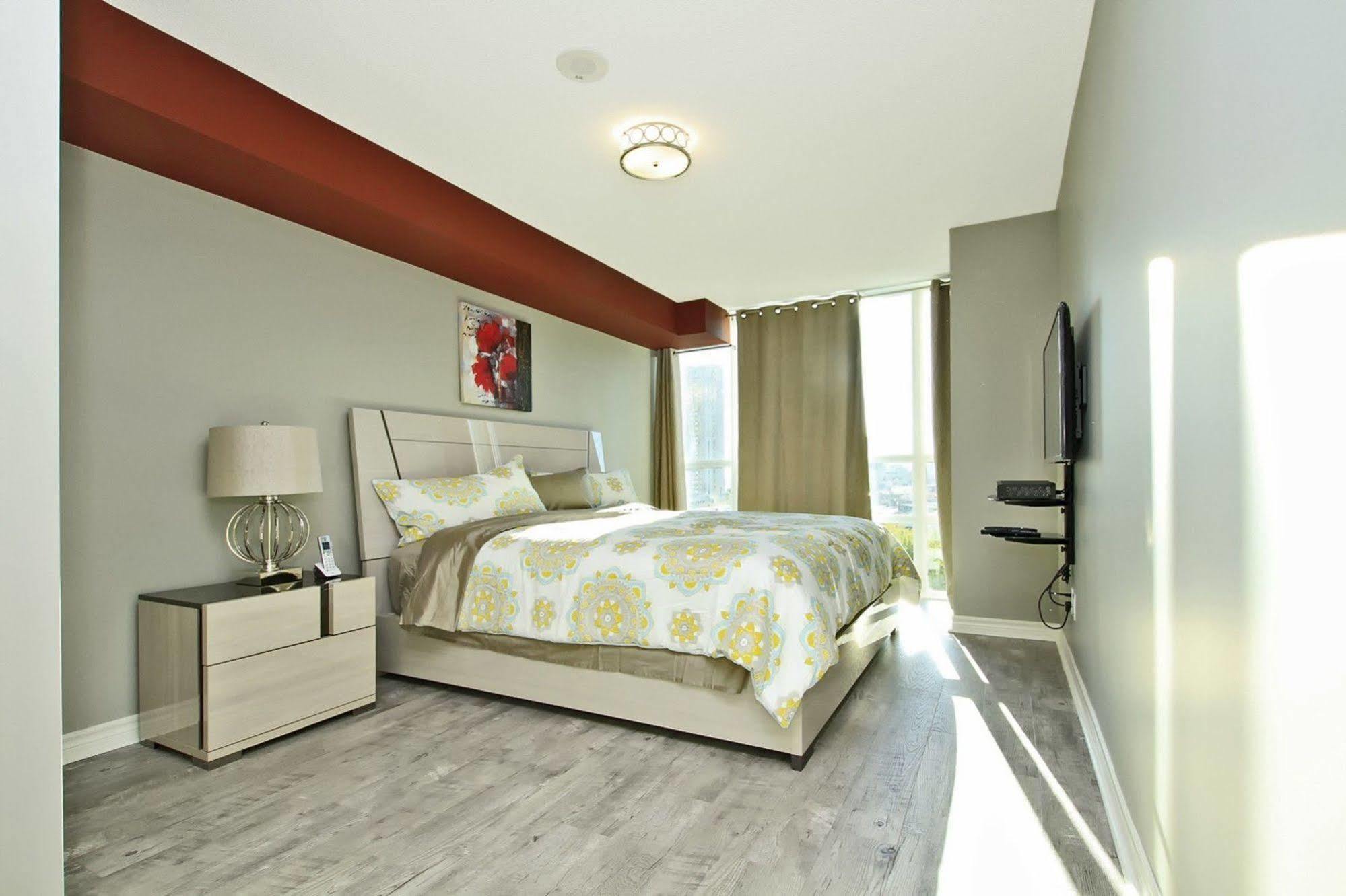 Napa Furnished Suites At Cn Tower & Maple Leaf Square Торонто Экстерьер фото