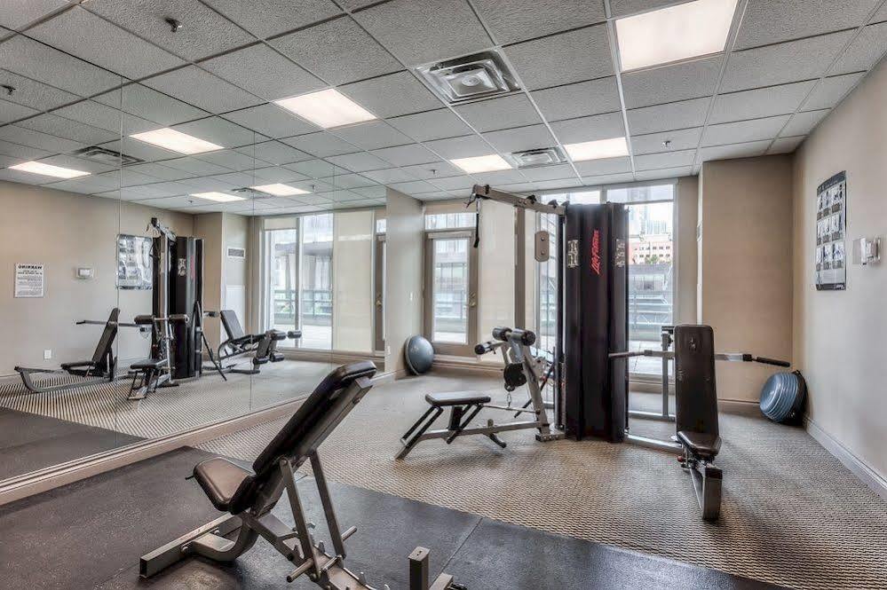 Napa Furnished Suites At Cn Tower & Maple Leaf Square Торонто Экстерьер фото